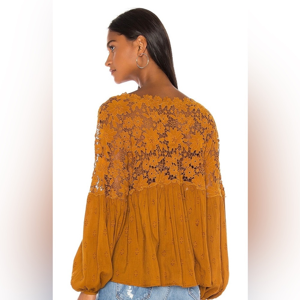 Free People Gold V-Neckline Bell Sleeves 100% Cotton Lina Lace Top Sz Sm - Picture 2 of 12